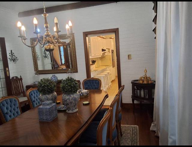 4 BEDROOM HOUSE FOR SALE IN COWIES HILL PARK